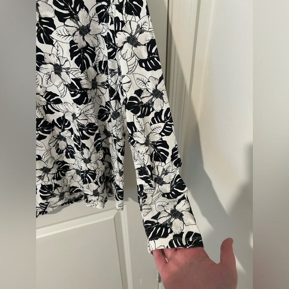 Black and white tropical flower long sleeve shirt from White Stag - Picture 2 of 7